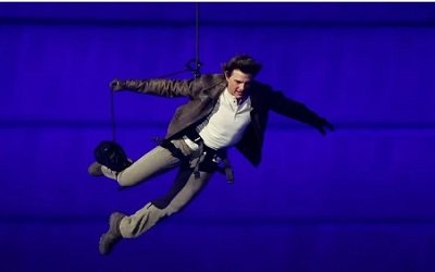 Tom Cruise Steals the Olympic Spotlight | Olympic 2024 Closing Ceremony stunt